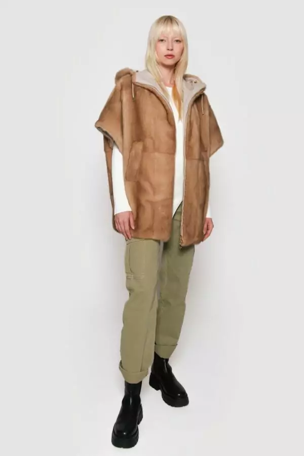 Cashmere vest and light pastel mink