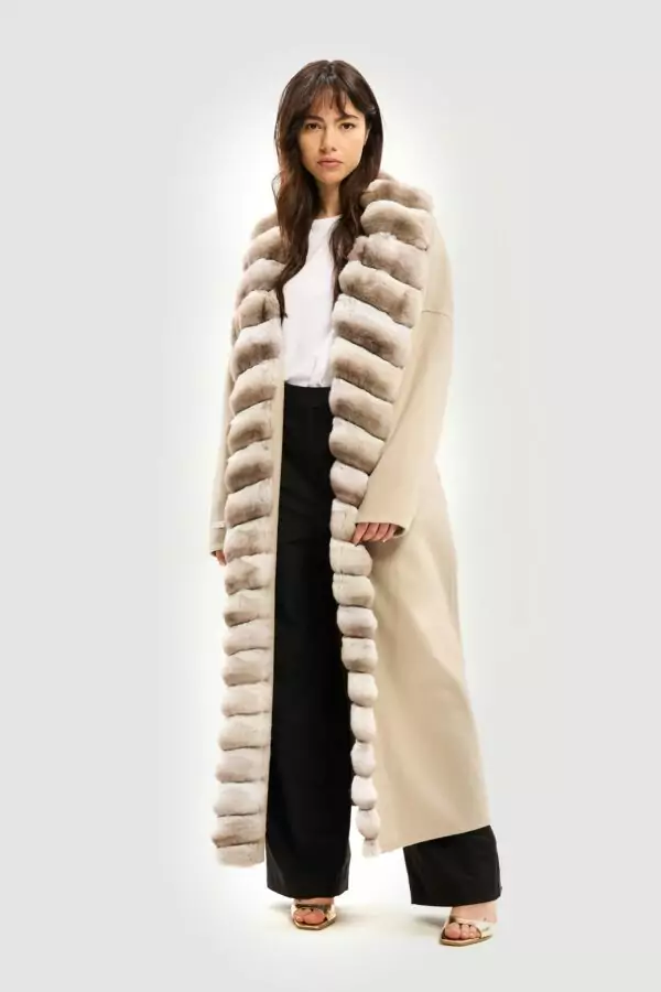 Cachemire and ecru chinchilla coat